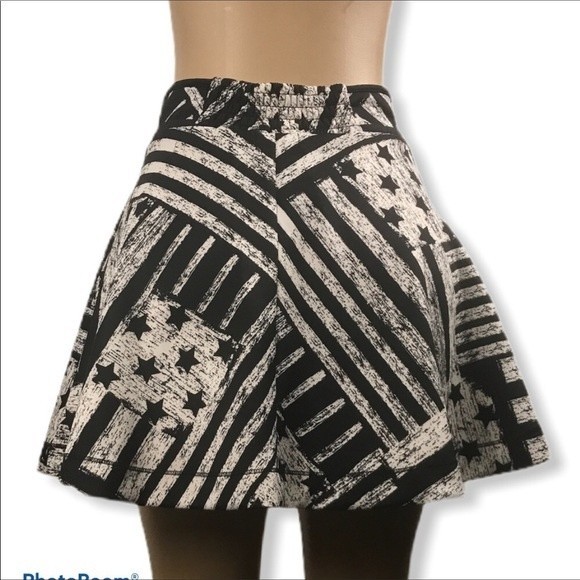 Material Girl Skirt High waist Mini printed Stars & Stripes patriotic Size M - Picture 11 of 14